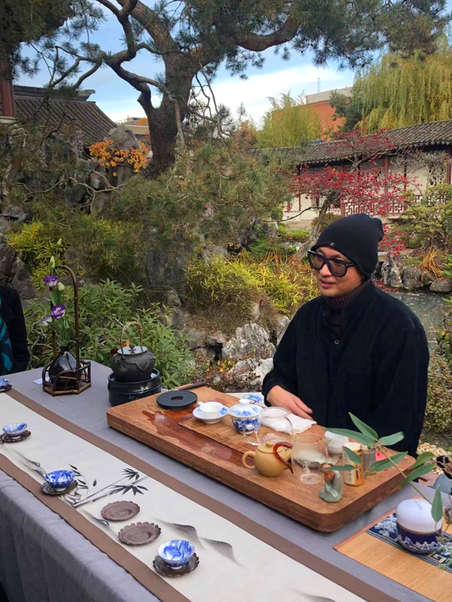 SYS Garden's artist-in-resident (2019-2021) Lam Wong was conducting a tea ceremony